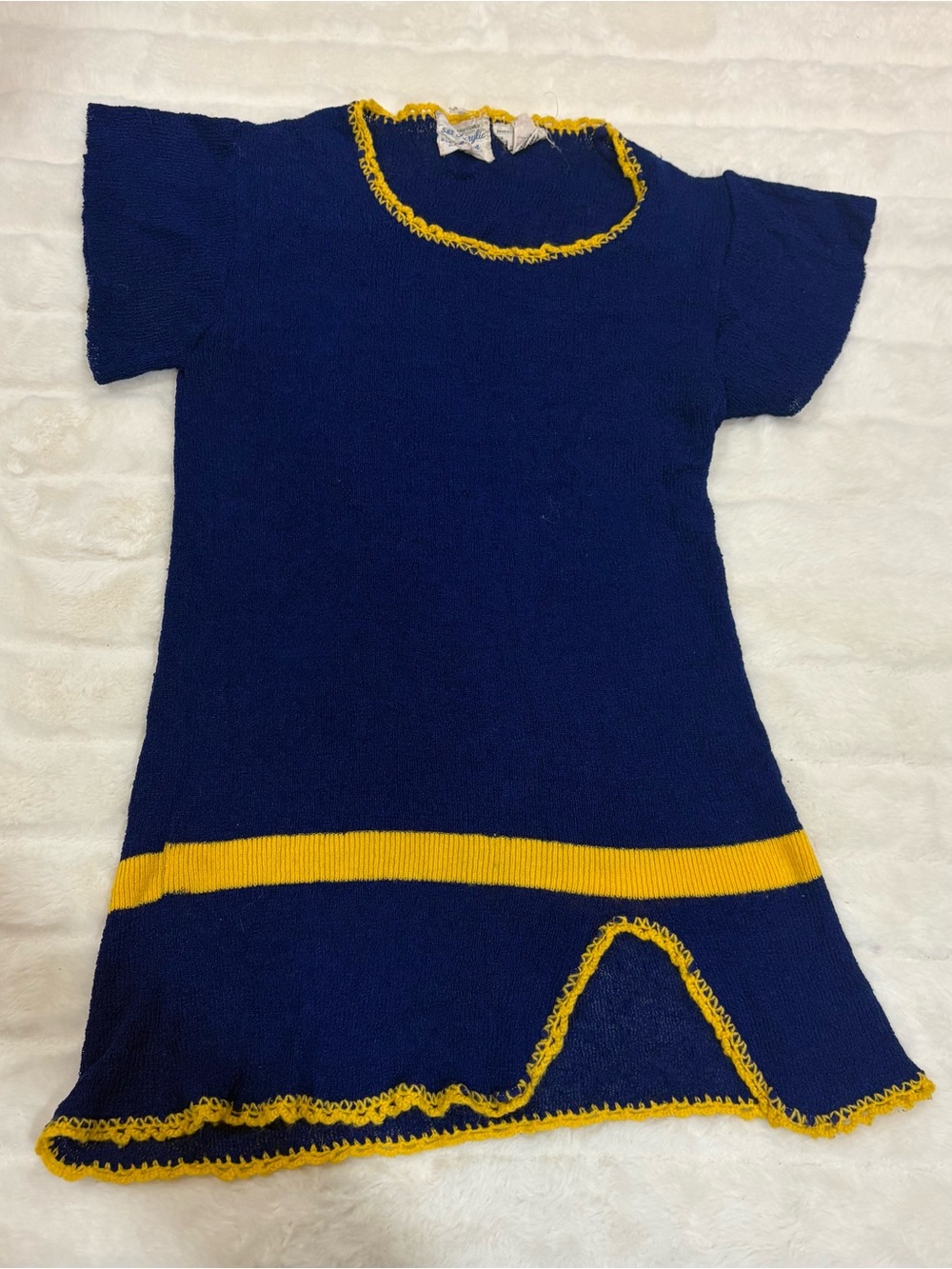 Vintage women’s Navy Blue half sleeve knit top with Yellow Trim